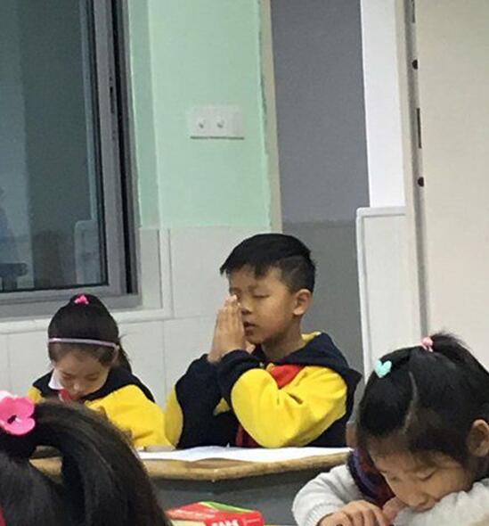 不知道这是什么奇功？儿童gif搞笑图片