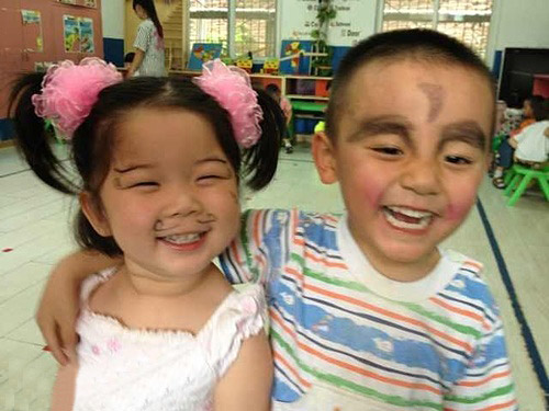 化妆师的魔力儿童gif搞笑图片