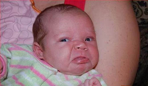 这孩子是多不愿意啊儿童gif搞笑图片