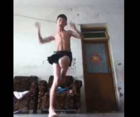 熊孩子这么风骚，看来还是作业布置得太少儿童gif搞笑图片