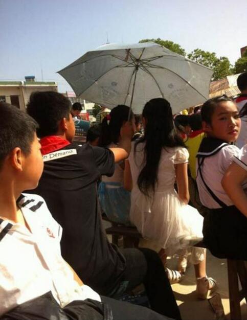 真正的爱情其实在学校儿童gif搞笑图片