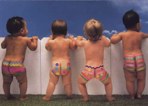 五颜六色的小屁股儿童gif搞笑图片