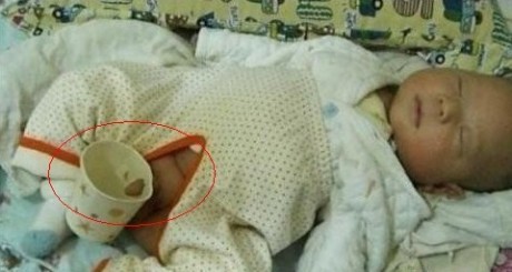 这孩子的父母太有才了儿童gif搞笑图片