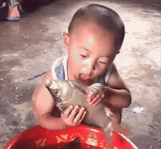 生了二胎后的老大儿童gif搞笑图片