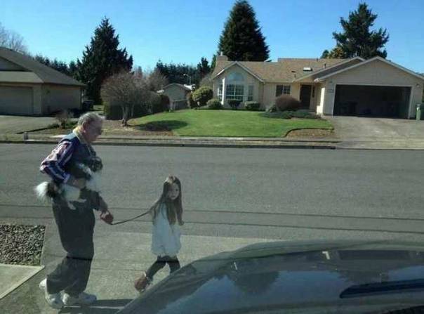 谁是亲生的很明显了儿童gif搞笑图片