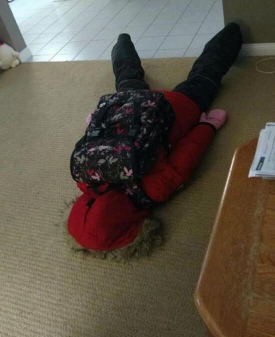 对上学的抗争儿童gif搞笑图片