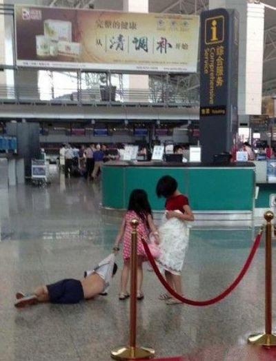 女汉子是从小养成的儿童gif搞笑图片