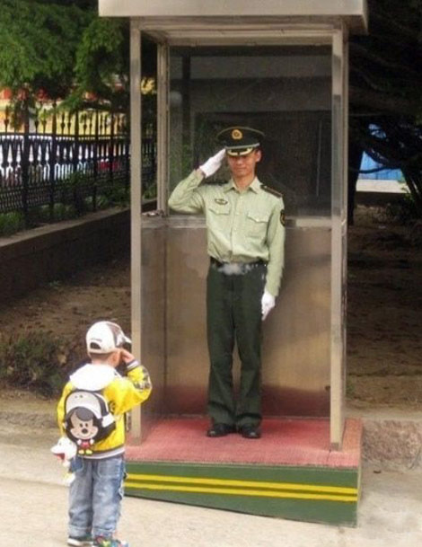 敬礼，首长好！儿童gif搞笑图片