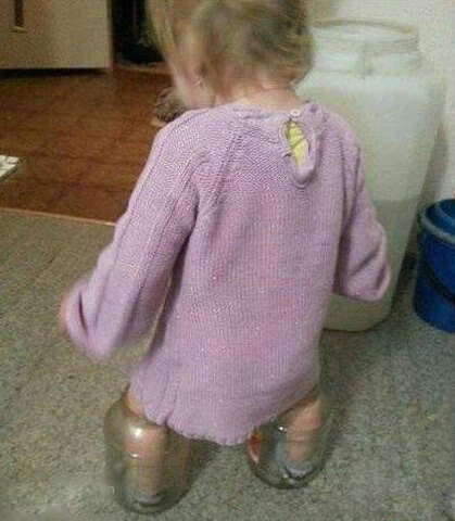 自制水鞋，绝对防水儿童gif搞笑图片