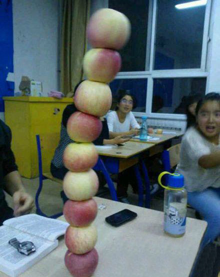 IPHONE9全球发售！再不买就没了儿童gif搞笑图片