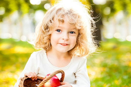 小女生可爱图片 活泼快乐的小女生儿童gif搞笑图片