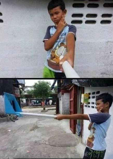 安全稳定的自拍杆，熊孩子真是创意无限儿童gif搞笑图片