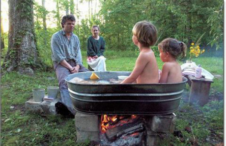 宝宝的热水浴儿童gif搞笑图片