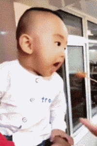 内心承受了到底有大的打击呢儿童gif搞笑图片