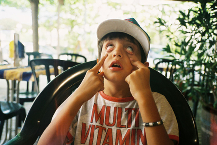 熊孩子，这招我也会儿童gif搞笑图片