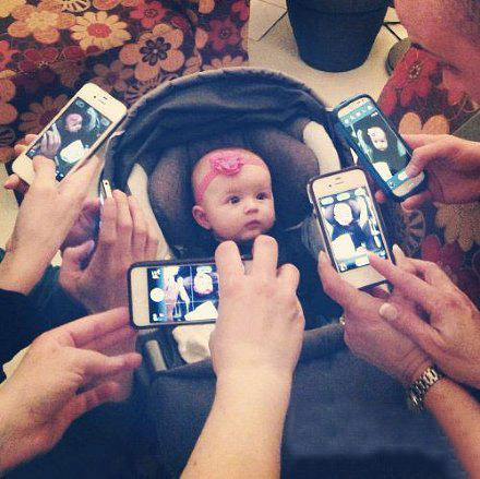 我的人生，从小就是大家的焦点儿童gif搞笑图片