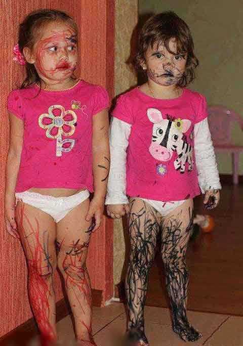 俩熊孩子谁赢了？儿童gif搞笑图片