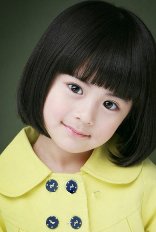 美丽可爱的东方萝莉，满眼净是单纯的色彩儿童gif搞笑图片