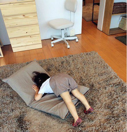 熊孩子在练瑜伽吗儿童gif搞笑图片