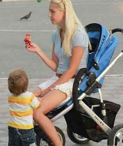 求求你放过我的车吧儿童gif搞笑图片