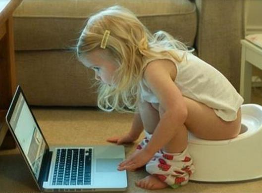 一看就是个爱学习的孩子儿童gif搞笑图片