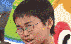 这娃这表情，亮了！哈哈儿童gif搞笑图片