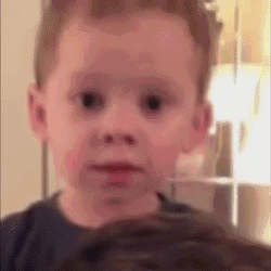 职业假笑儿童gif搞笑图片