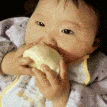 唉妈呀，简直太好吃了，再给我来两个儿童gif搞笑图片