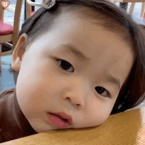 好无聊啊 都没有炸鸡奶茶儿童gif搞笑图片