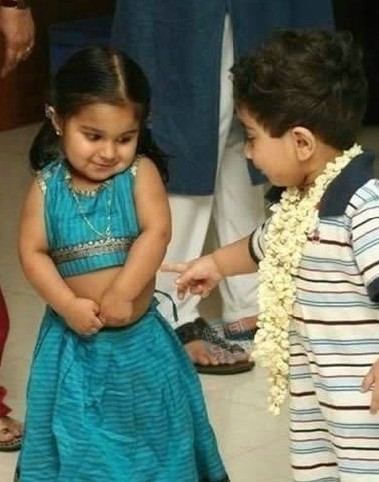 你看你胖的，都有小肚子了儿童gif搞笑图片