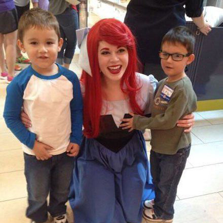 现在的小孩子都不老实了儿童gif搞笑图片