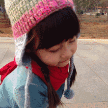 长大肯定是个万人迷啊儿童gif搞笑图片