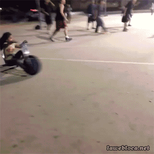 小萝莉的漂移玩大了儿童gif搞笑图片