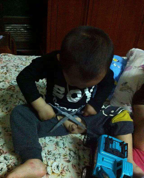 孩子，刀下留鸟儿童gif搞笑图片