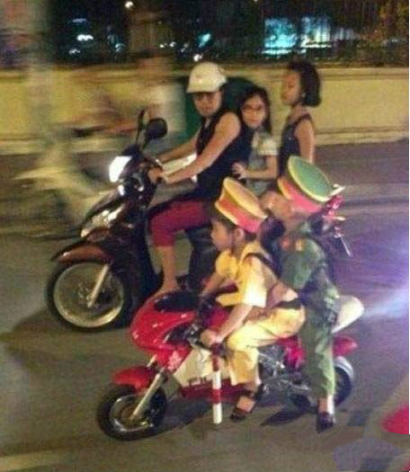 要不要彪一下儿童gif搞笑图片