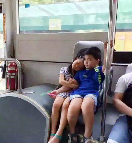 说好的幸福，就这么简单儿童gif搞笑图片