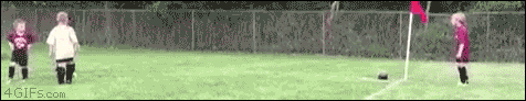 球场杀手并不是浪得虚名的儿童gif搞笑图片