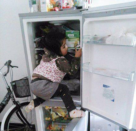 什么也阻止不了吃货的步伐儿童gif搞笑图片