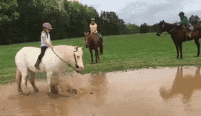 骑马儿童gif搞笑图片