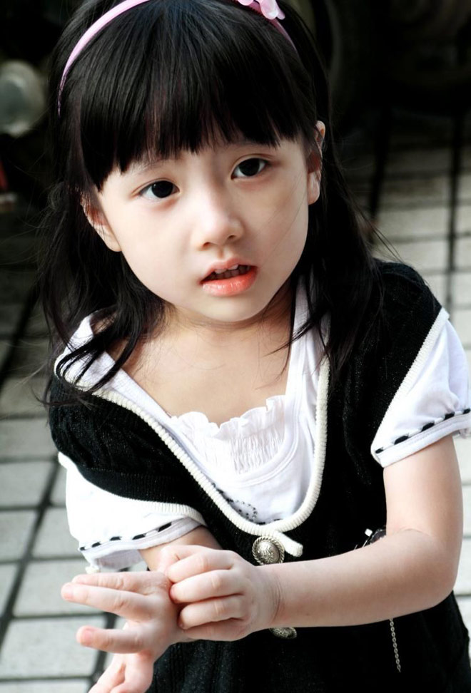 网络红人徐小小高清图片儿童gif搞笑图片