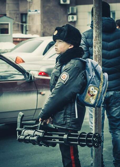 战斗民族的童年儿童gif搞笑图片