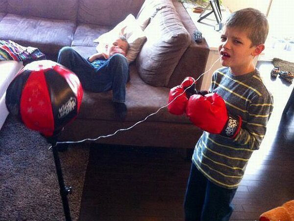 熊孩子是这样拔牙的儿童gif搞笑图片