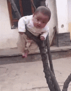 孩子，你还好吗？估计不是亲妈生的儿童gif搞笑图片