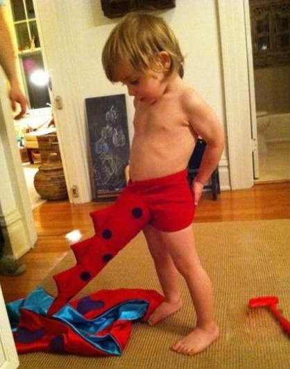 内裤穿反的后果儿童gif搞笑图片