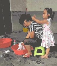 妈妈的好闺女儿童gif搞笑图片