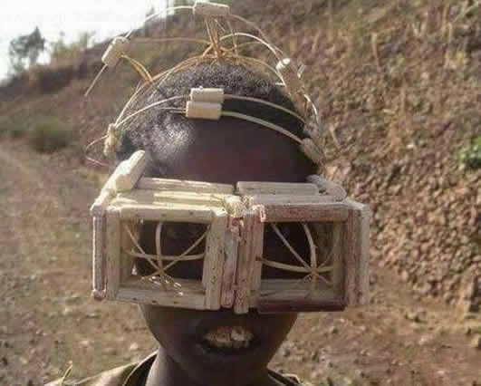 非洲小朋友自制眼镜，超有型儿童gif搞笑图片