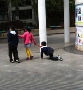 00后的世界。。。儿童gif搞笑图片