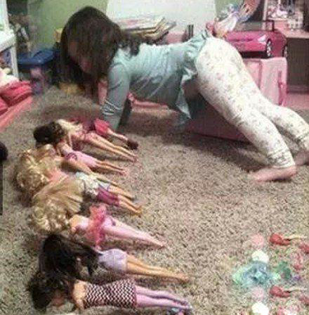 姐妹们加油看谁先做到一百个儿童gif搞笑图片