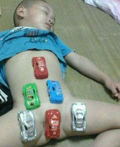 人肉停车场儿童gif搞笑图片