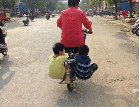 这样带孩子真的好吗儿童gif搞笑图片